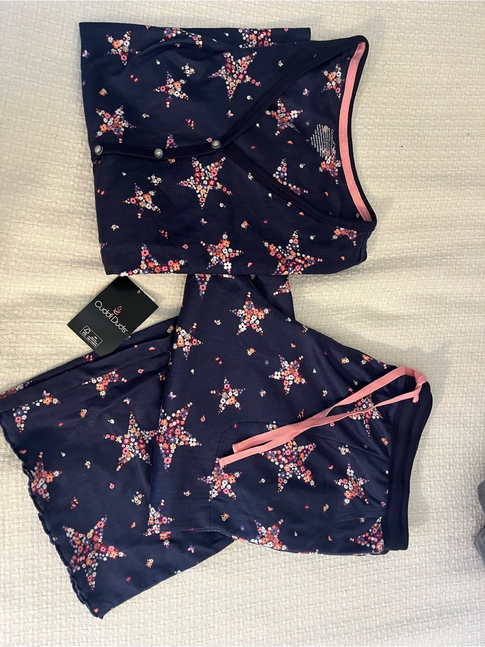 New with tags Cuddl Duds Women’s Navy Star-Print Pajama Set with Pink Trim